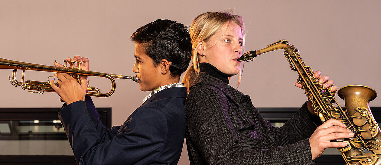 Codarts - De muziekleerlingen van het Codarts Lyceum doen tijdens de maandelijkse voorspeelavonden podiumervaring op. Tegelijkertijd kunnen ze bij die gelegenheden hun vorderingen laten horen aan een breder publiek, in het bijzonder hun (groot)ouders, overige familieleden en vriend(inn)en, en ook aan derden.